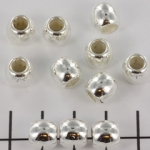 8 mm round met 5 mm hole - light silver