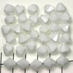 acrylic faceted conical 10 mm - white opaque
