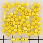 Tsjechisch facet rond 4 mm - luster opaque yellow