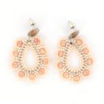 Maak je eigen brick stitch oorbellen  - druppel roze zilver