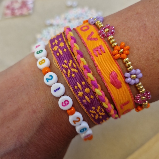 Extra foto's DIY vakantie pakket - telefoonnummer armband