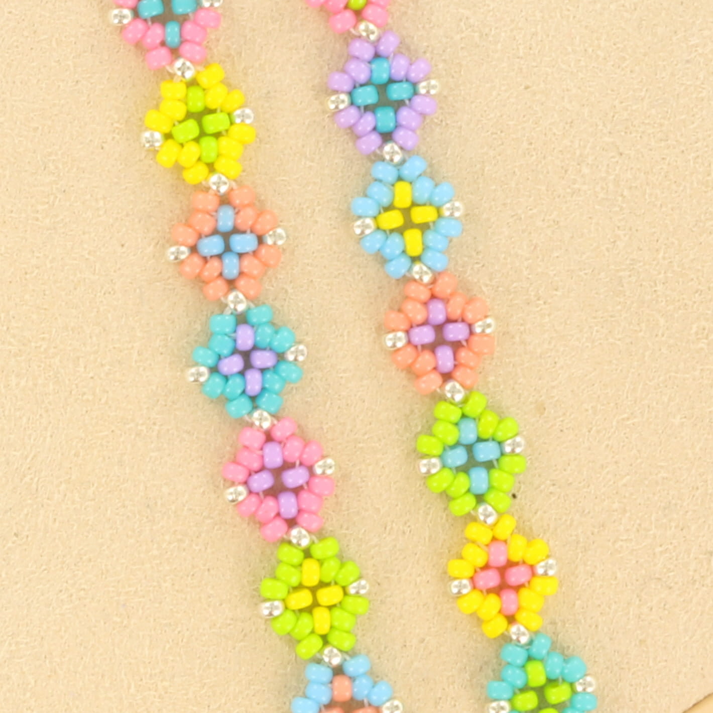 Extra foto's DIY pakket - granny square armband holi festival