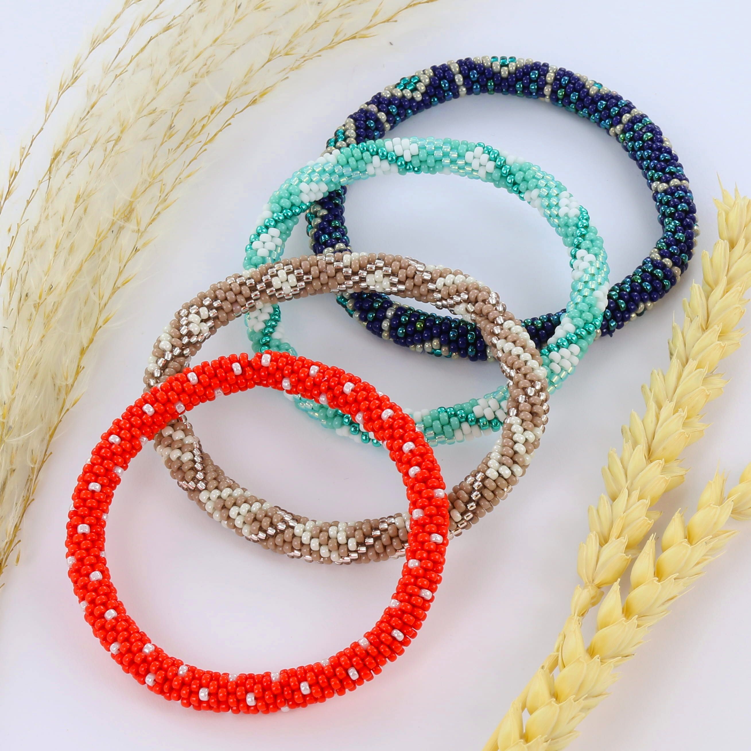 Extra foto's DIY kit armband haken met 11/0 - polka rouge