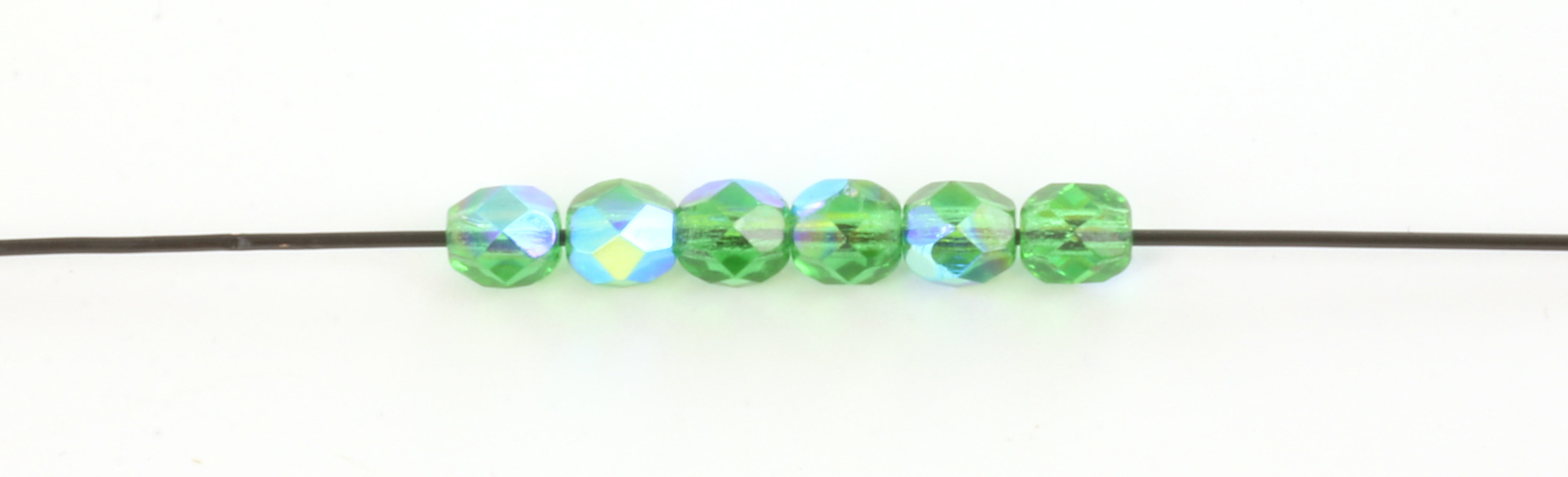Extra pictures Czech faceted round 4 mm - green emerald ab 