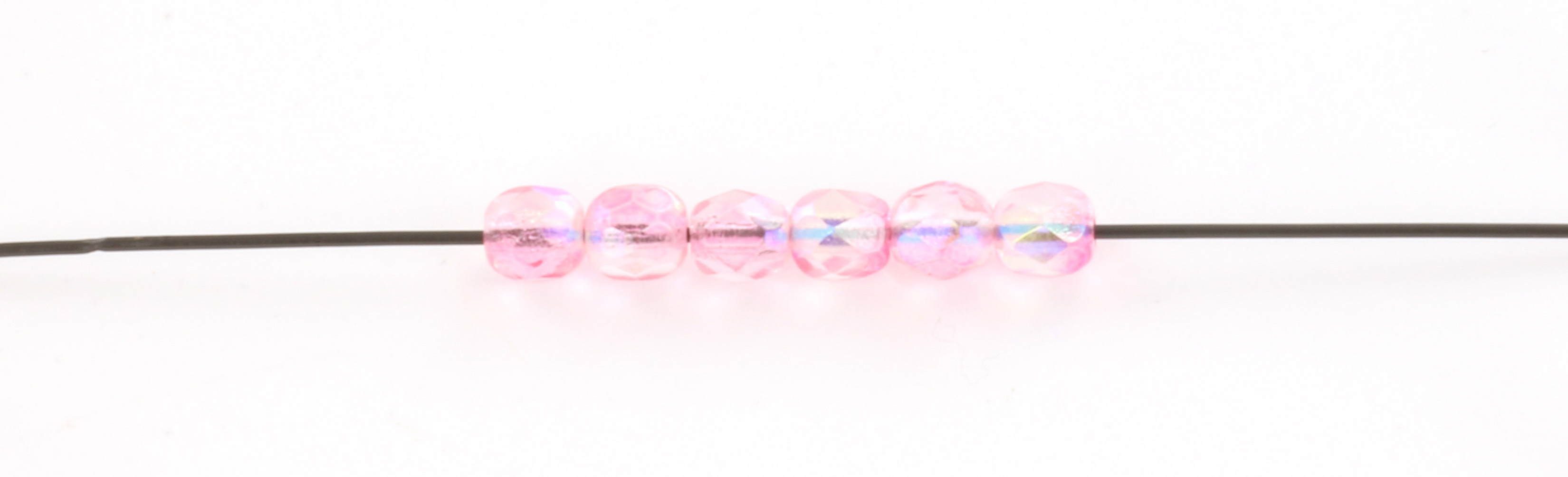 Extra foto's Tsjechisch facet rond 4 mm - milky pink ab