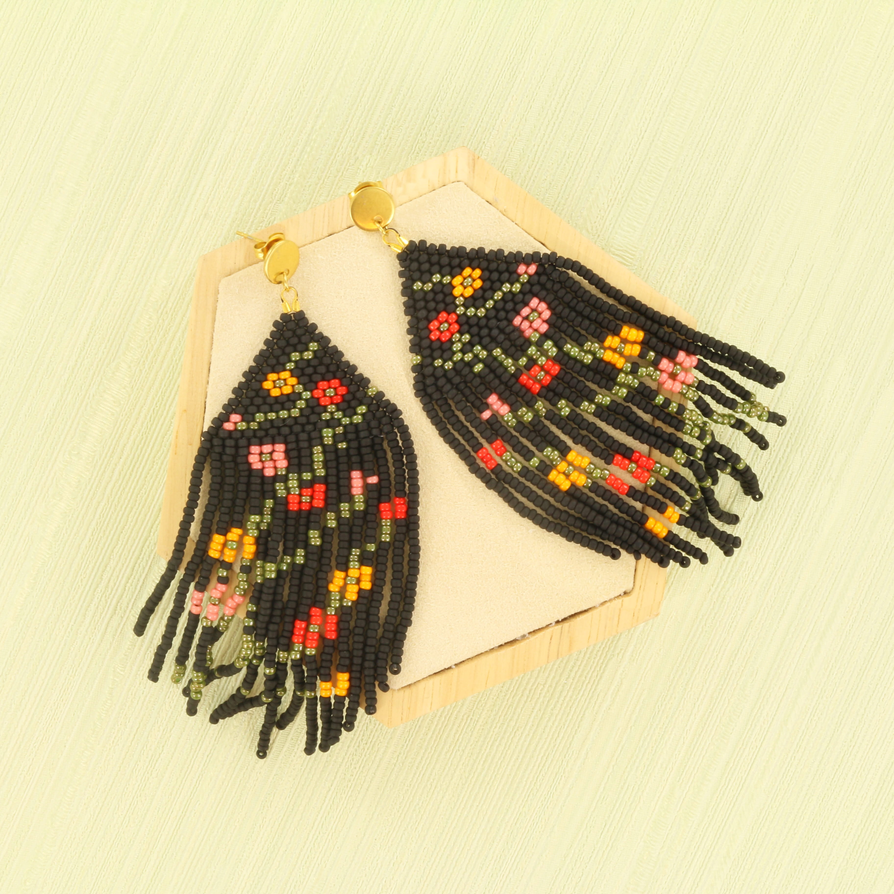 Extra foto's Maak je eigen fringe oorbellen - meadow flower