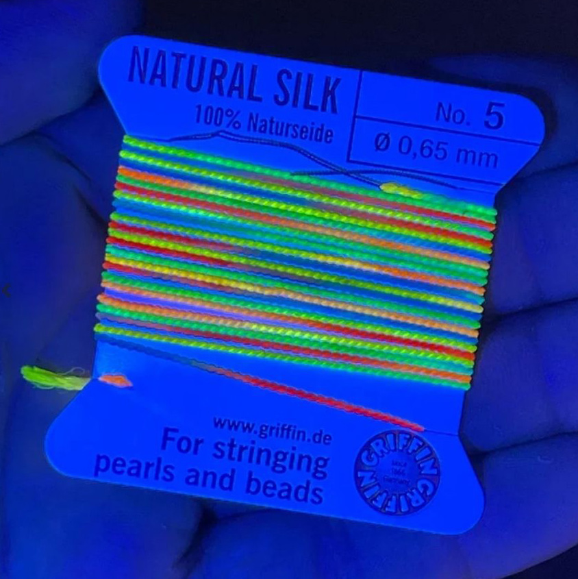 Extra foto's zijde draad neon met naald 0.80 mm - neon regenboog