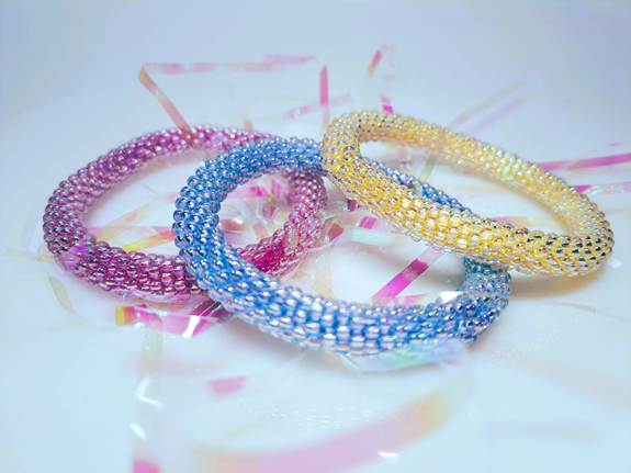 Extra foto's DIY kit armband haken met 8/0 - transparant mermaid pink