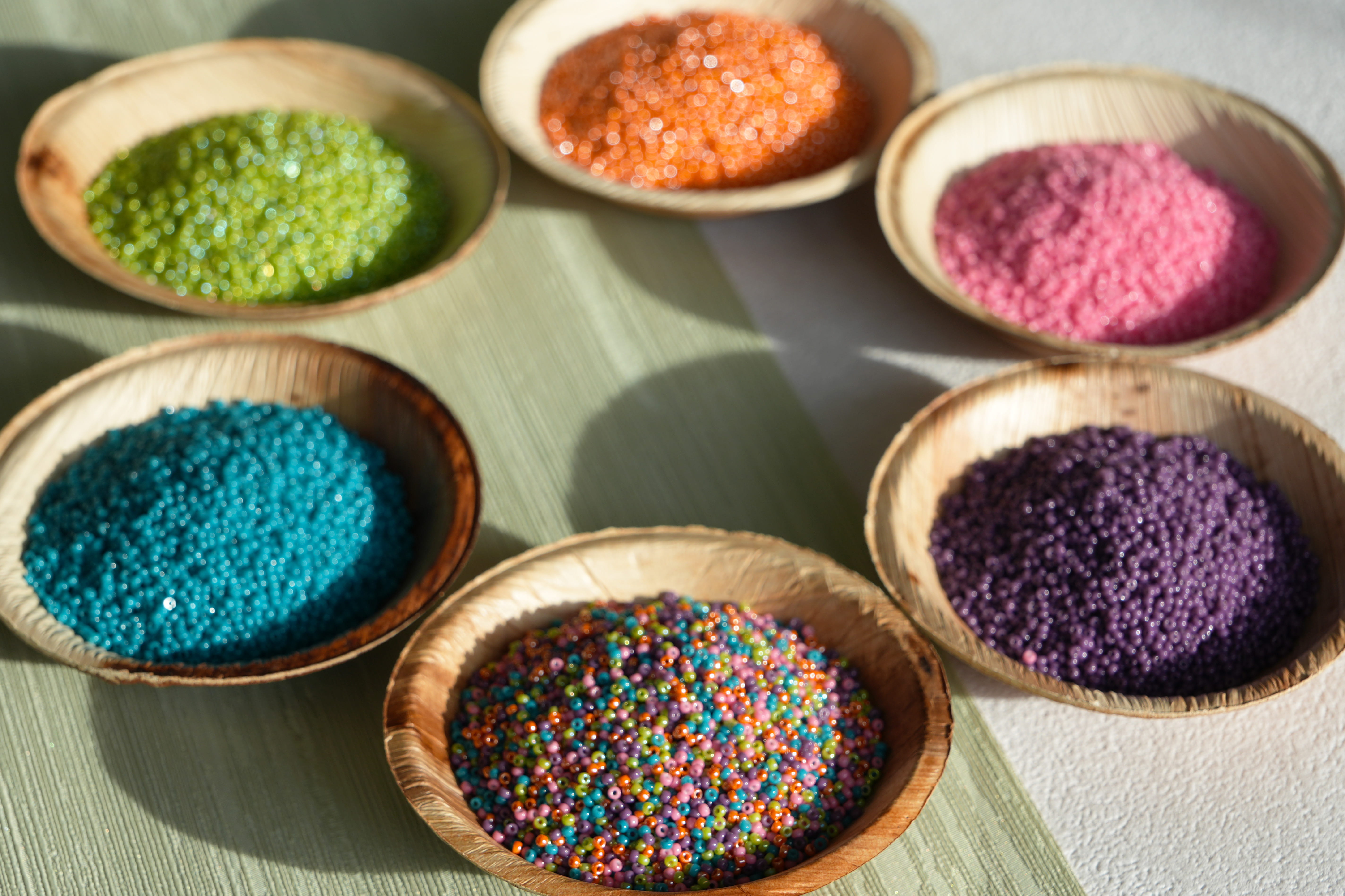 Extra pictures miyuki delica's 11/0 - funky flowers