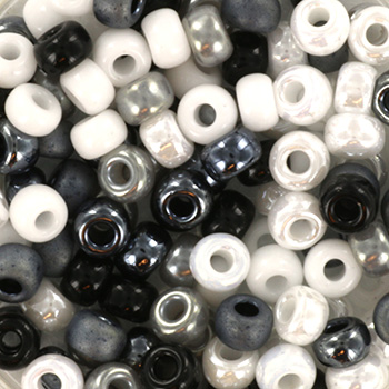 Extra pictures miyuki seed beads 8/0 - black and white