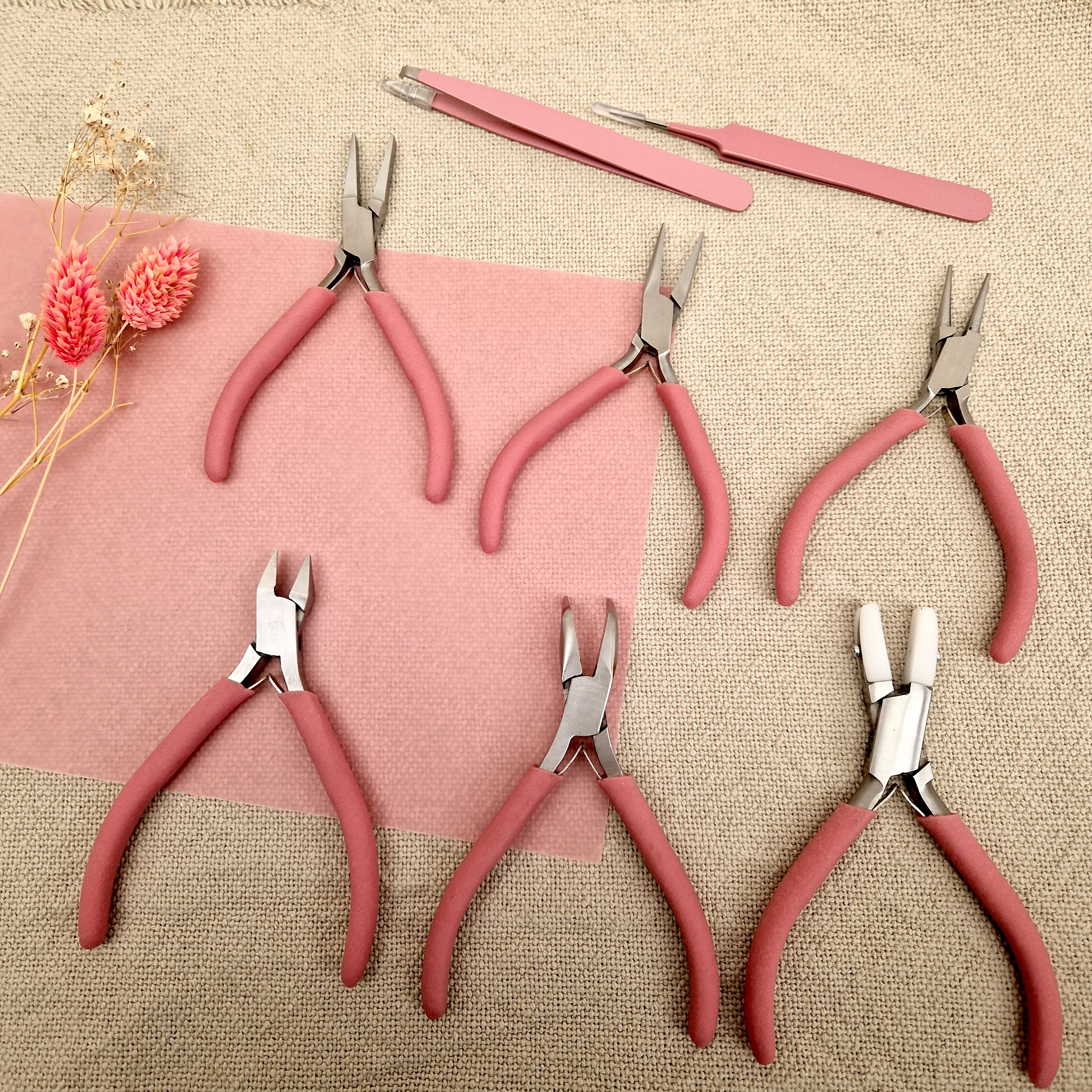 Extra foto's Beader tool set  - met 8 tangen - roze