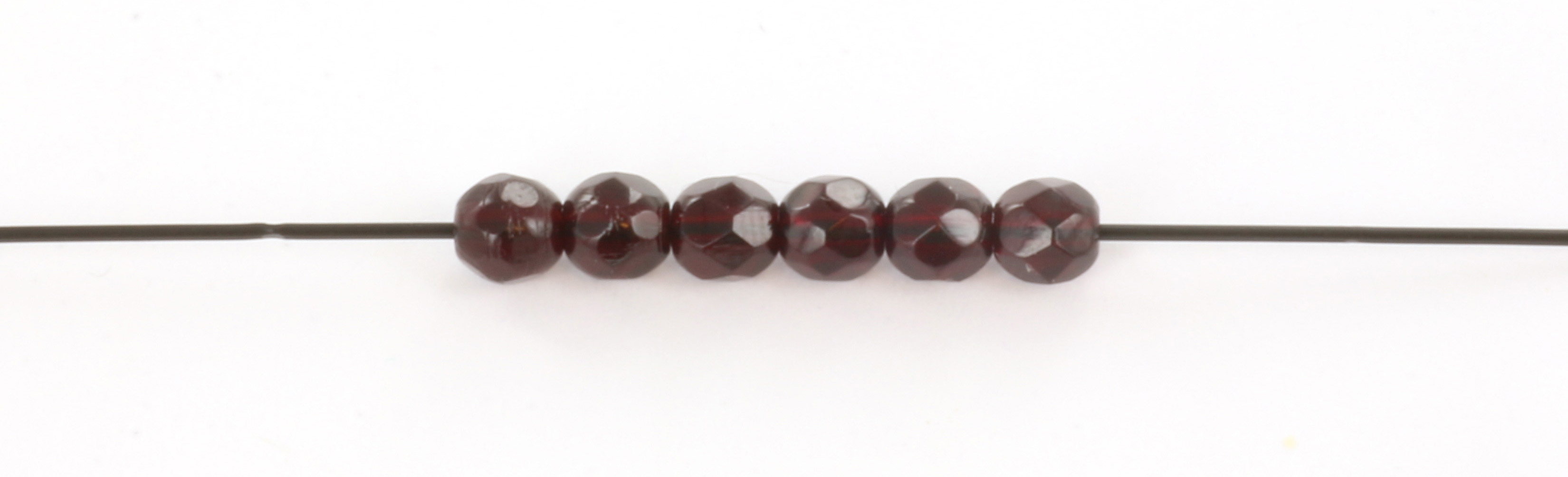 Extra foto's Tsjechisch facet rond 4 mm - dark garnet