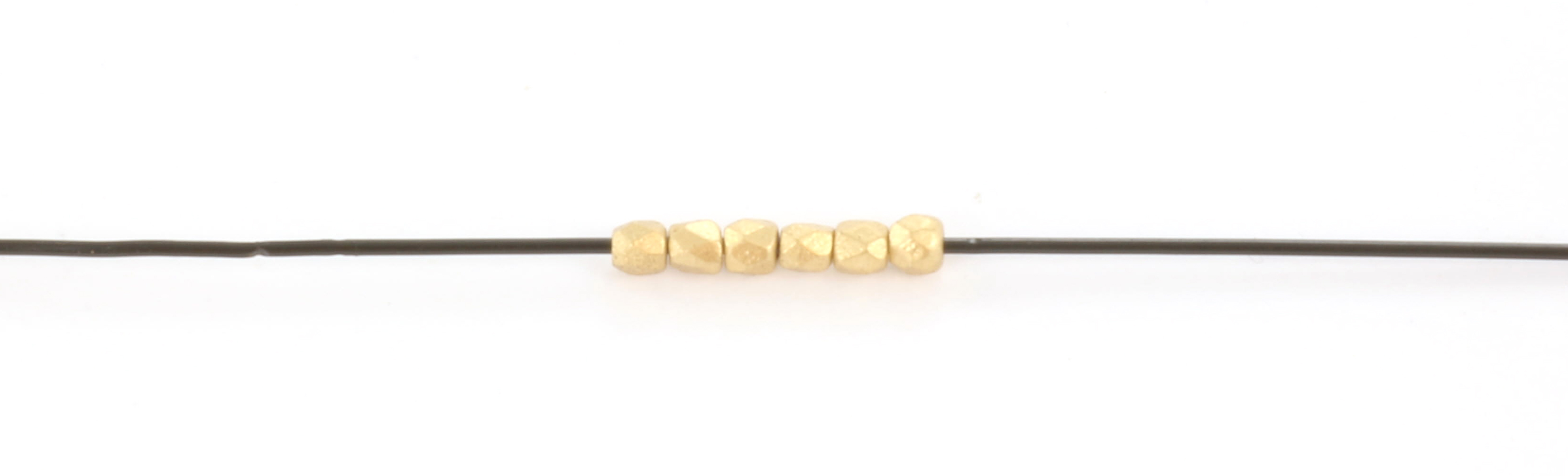 Extra foto's Tsjechisch facet rond 2 mm - pale bronze gold