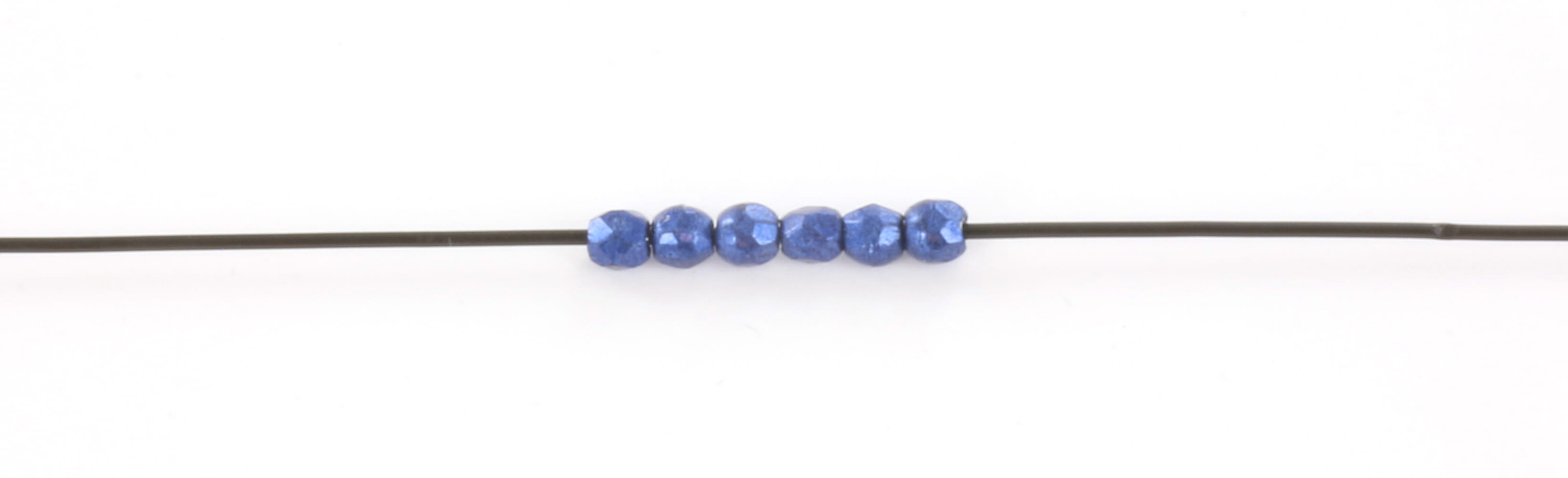 Extra foto's Tsjechisch facet rond 2 mm - saturated metallic evening blue