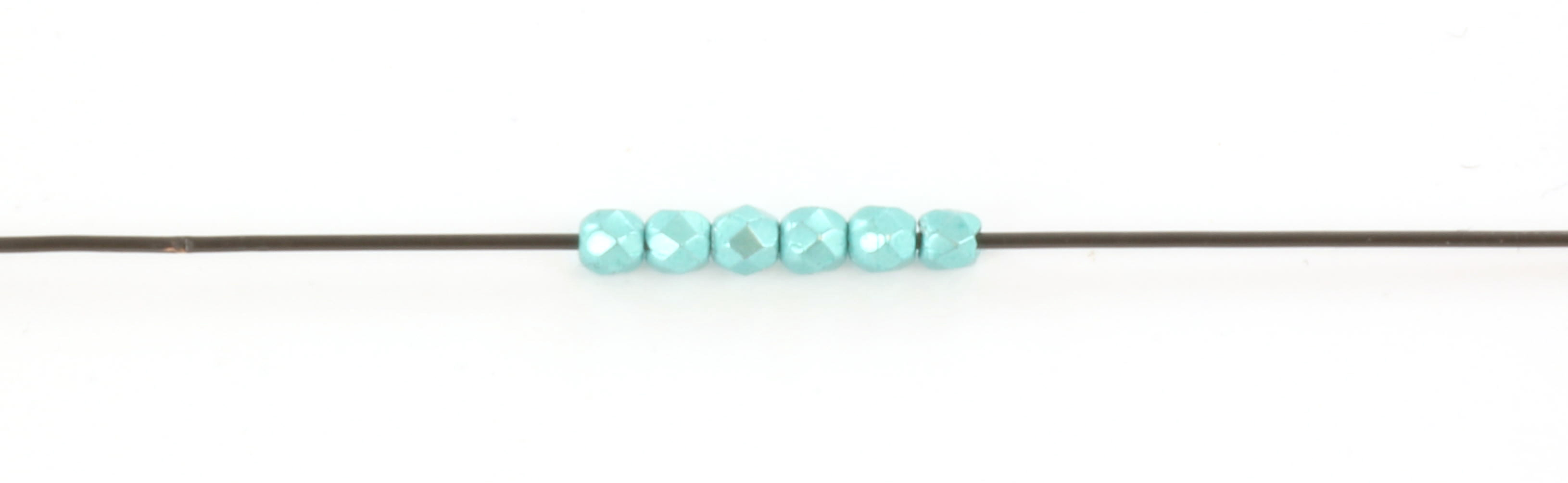 Extra foto's Tsjechisch facet rond 2 mm - saturated metallic island paradise