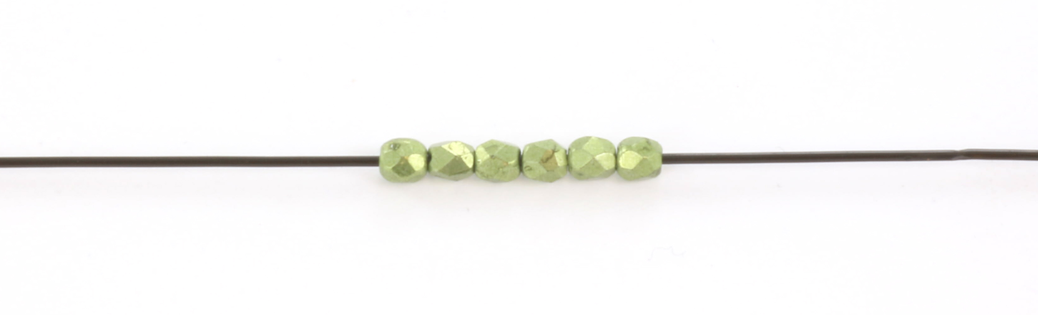 Extra foto's Tsjechisch facet rond 2 mm - sueded gold fern